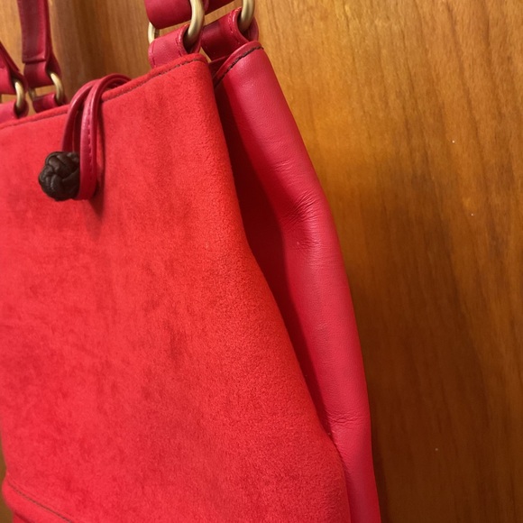 Burberrys Vintage Suede Red Shoulder Bucket Bag - Picture 10 of 16